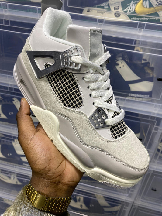 AIR JORDAN 4